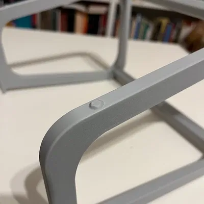 Giá đỡ MacBook (Air M1, Pro) (có thể phối lại để in)