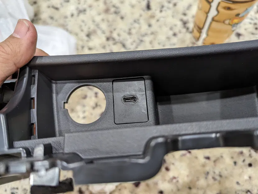 Giá đỡ USB-C cho xe NC Miata - Image 1