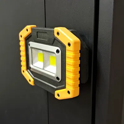 Nắp pin đèn LED di động có khe nam châm