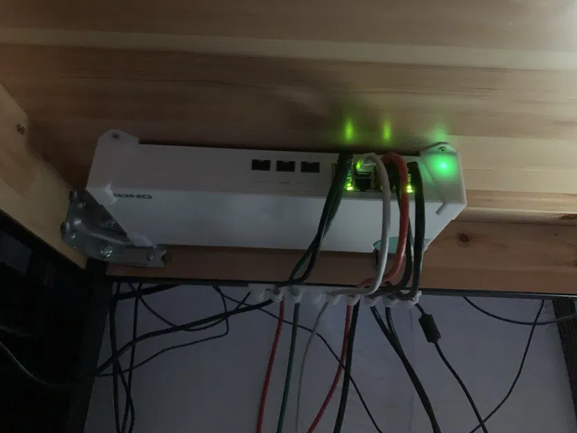 Giá đỡ cho QNAP switch (dòng nhựa) - Image 1