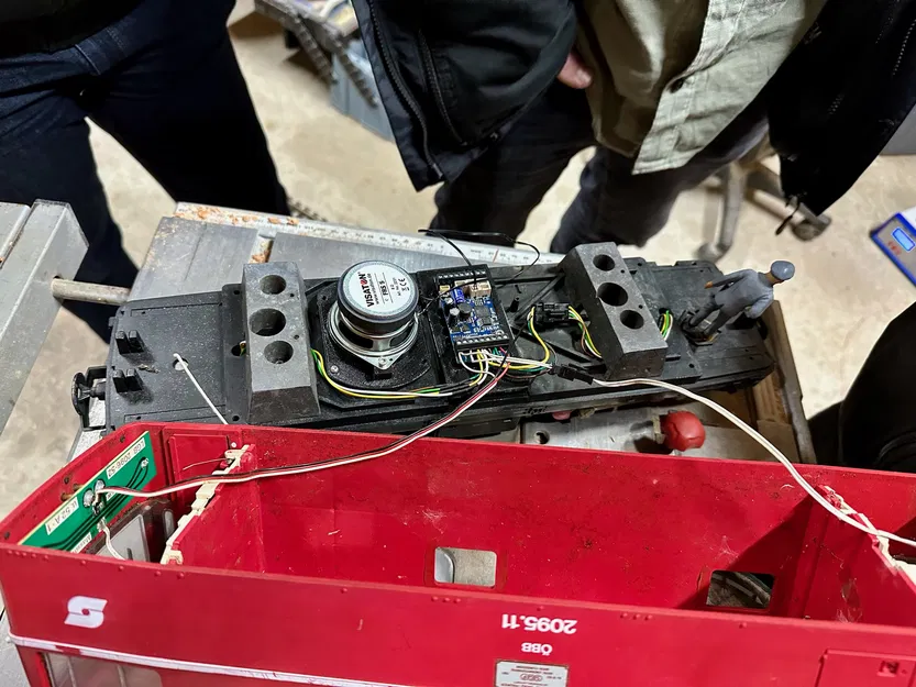 Đế gắn bộ giải mã Massoth XLS cho LGB 2095 - Image 1