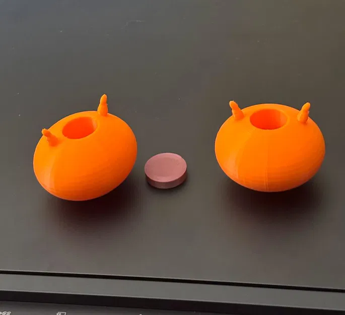 Space Hopper Cổ Điển 1969 - Phiên bản Ngón Tay - Image 1