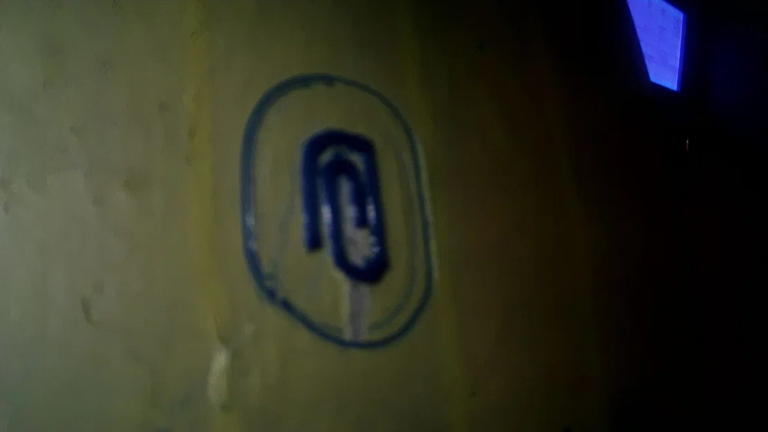 Kẹp Giấy Bị Lỗi - Image 1