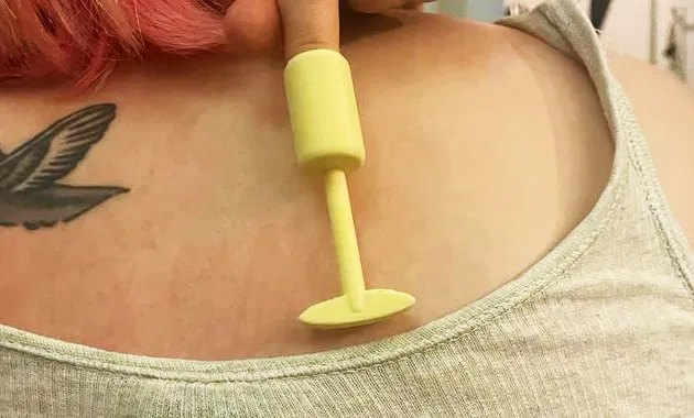 Cây Gãi Lưng Mini - Phiên Bản Bỏ Túi - Image 1