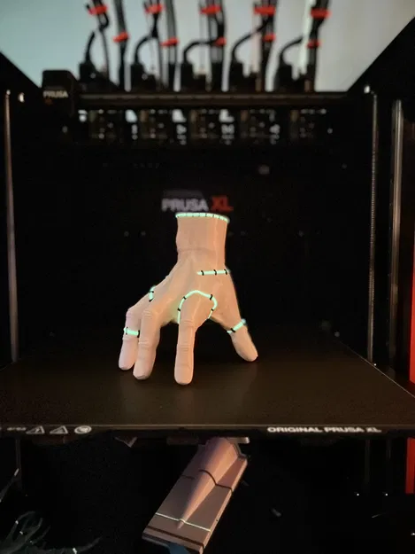 Mô Hình Wednesday Sơn Đa Sắc - Image 1