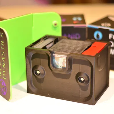 Hộp Đựng Bài "The Apprentice Commander"