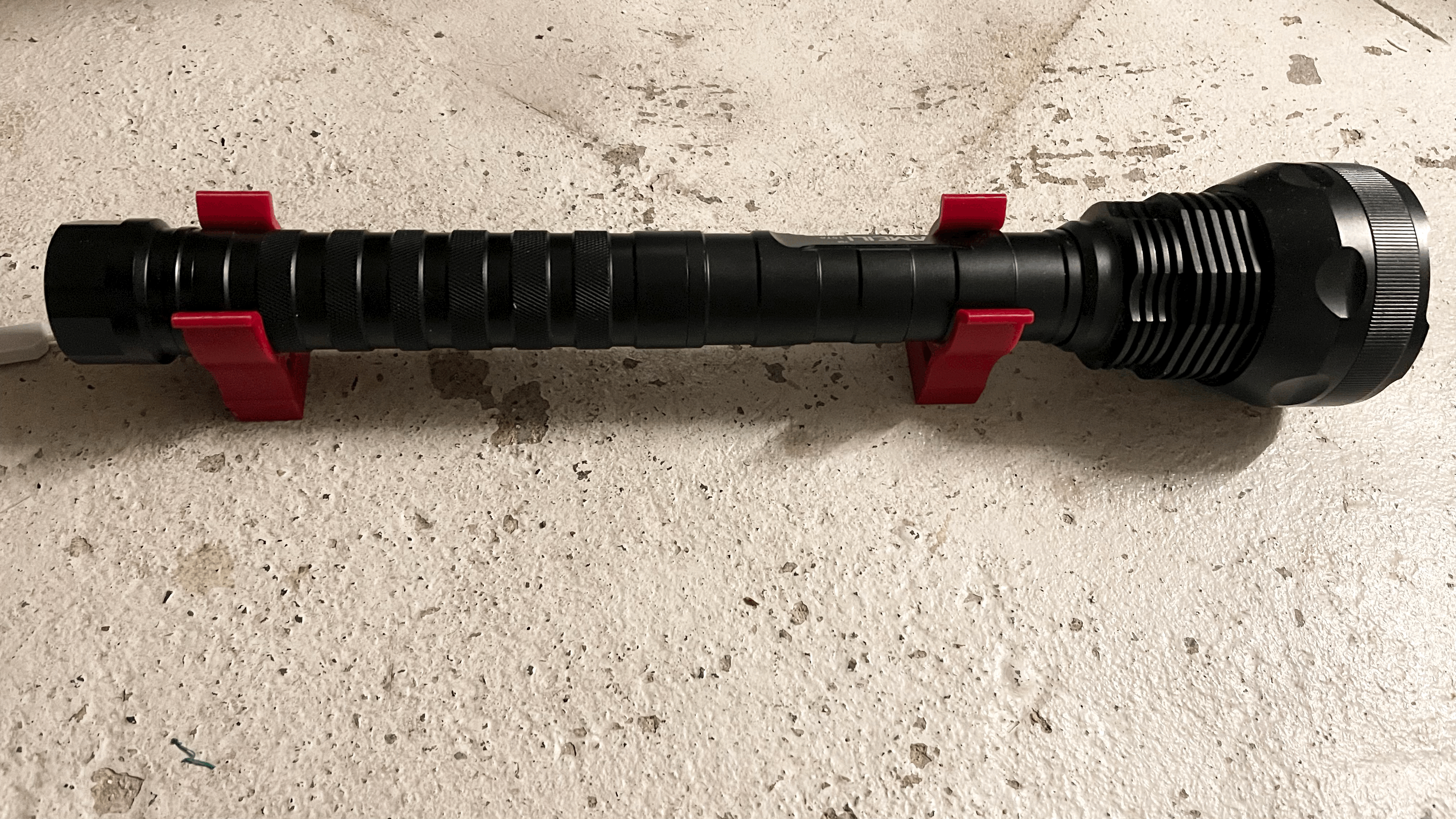 Giá Treo Tường Đèn Pin - Image 1