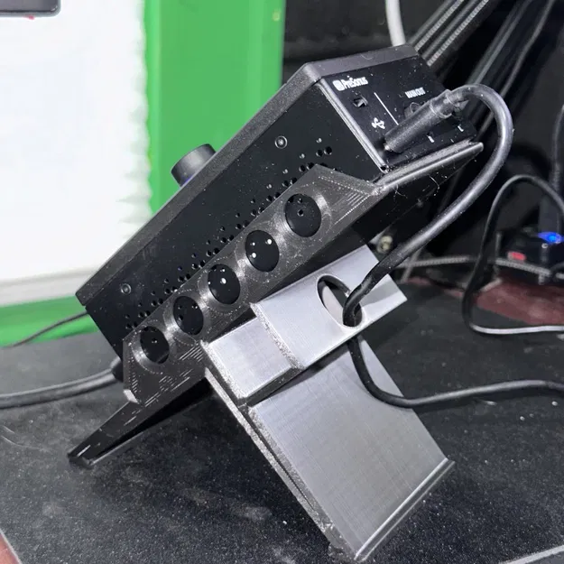 Giá đỡ bàn PreSonus Revelator io44 - Image 2