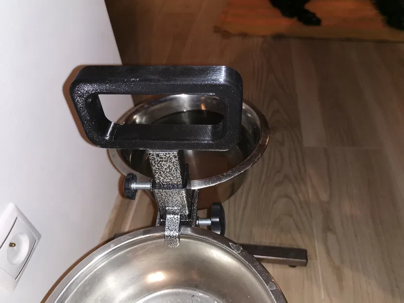 Tay Cầm Tô Cho Chó Trixie - Image 1