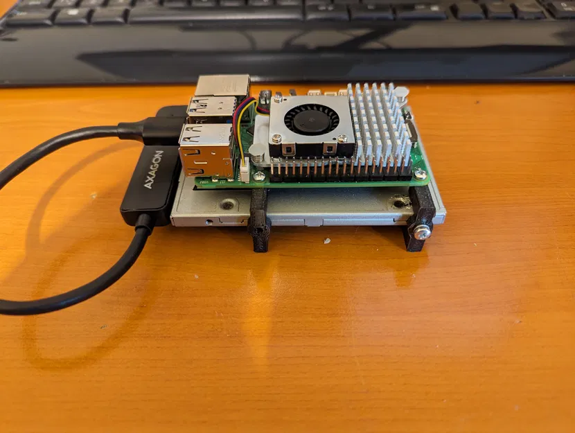 Khung gắn ổ cứng 2.5" cho Raspberry Pi - Image 1