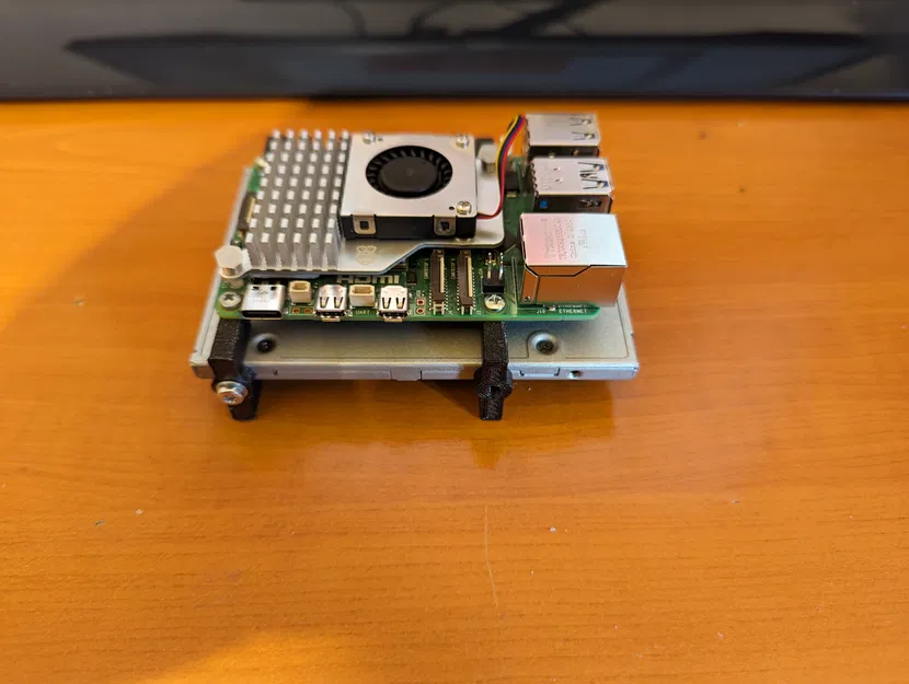 Khung gắn ổ cứng 2.5" cho Raspberry Pi - Image 2