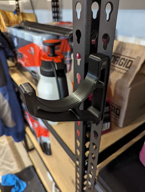 Móc giữ dây cáp chắc chắn gắn vào kệ Costco - Image 1