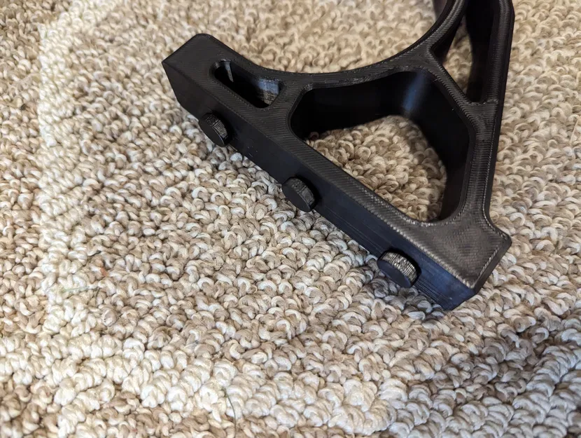 Móc giữ dây cáp chắc chắn gắn vào kệ Costco - Image 3