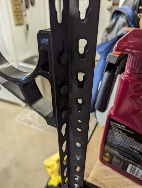 Móc giữ dây cáp chắc chắn gắn vào kệ Costco - Image 4