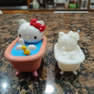 Hello Kitty Đi Tắm