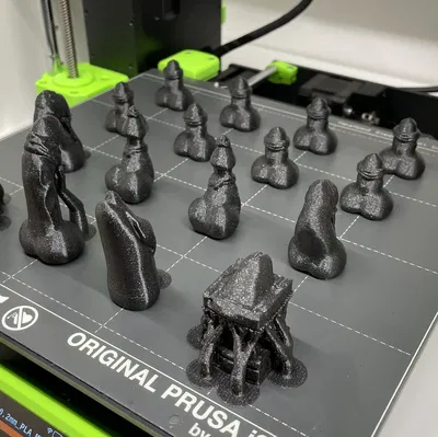 Bộ cờ vua Chesstickles, bản làm lại (Phallis Chess)