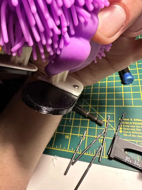 Sửa Chân Gãy Cho Jiggly Pets Koala - Image 2