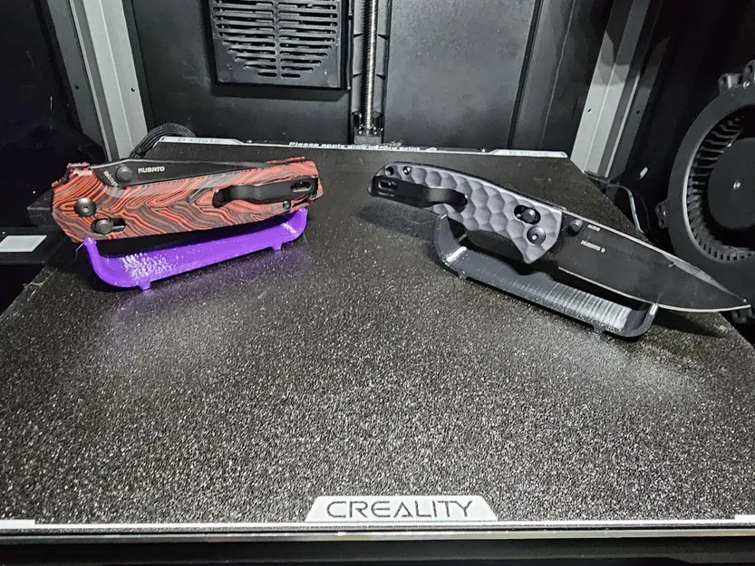 Chân Đế Trưng Bày Dao Bỏ Túi - Image 1