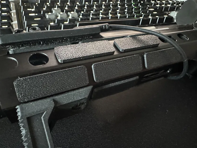 Tấm Che M-LOK Kiểu Snap-on - Image 1