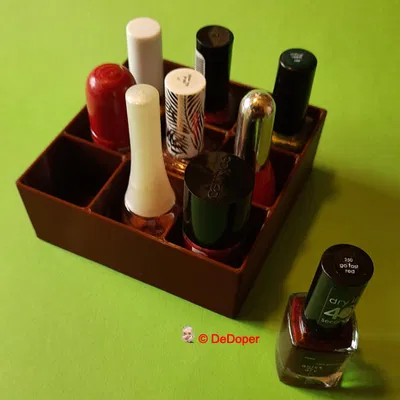 Khay đựng sơn móng tay 9 ngăn