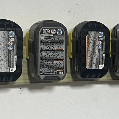 Giá Gắn Pin Ryobi 18V Dạng Kẹp