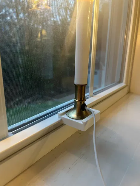 Giá đỡ đèn cầy gắn cửa sổ - Image 1