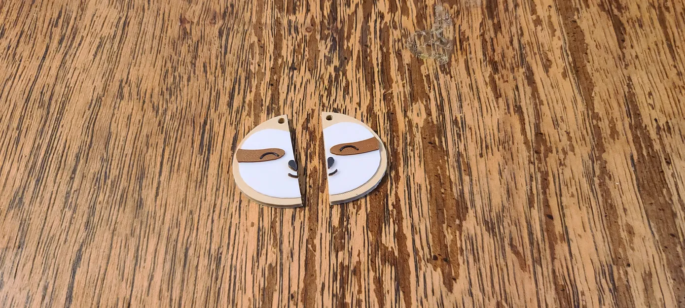 Mặt dây chuyền/hoa tai của con lười 2 nửa - Image 1