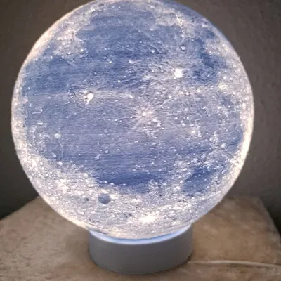 Đèn Mặt Trăng làm từ Đèn IKEA Fado