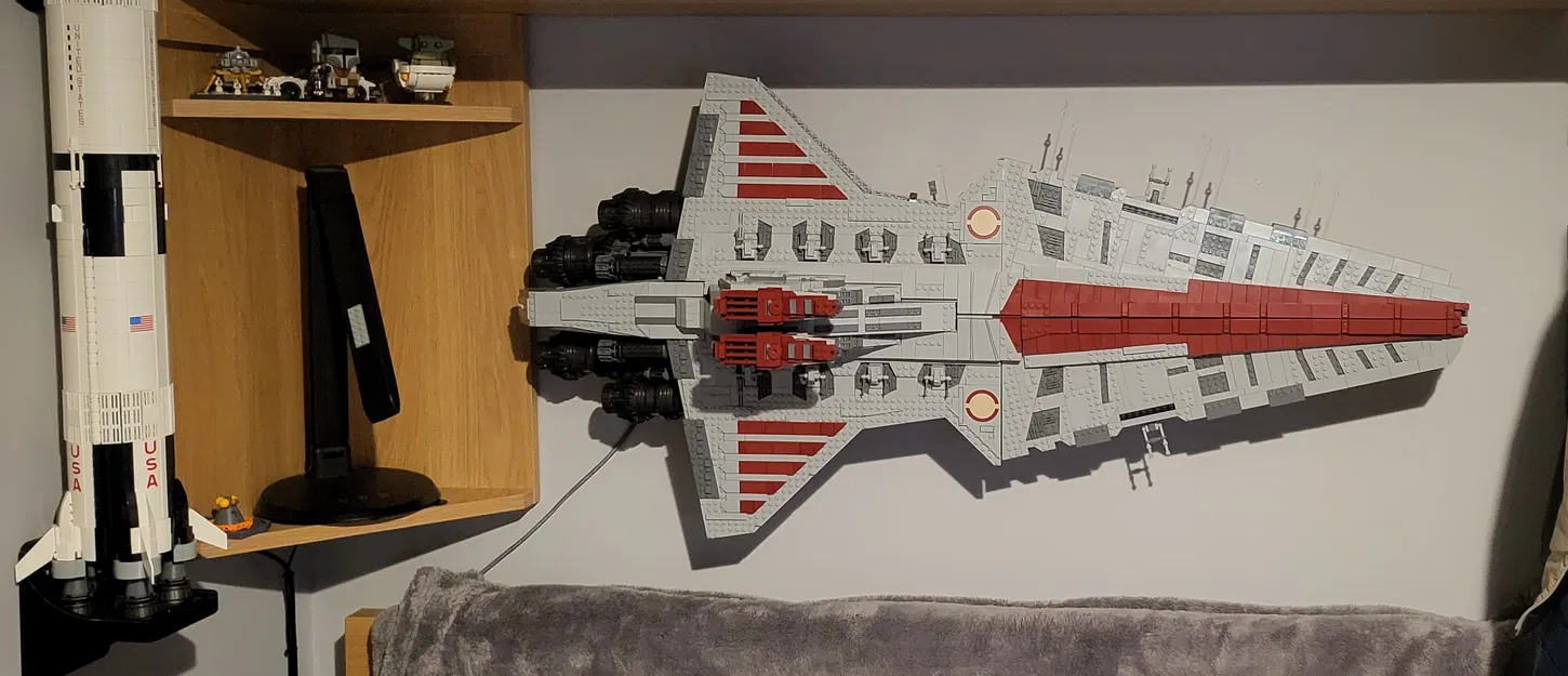 Giá Treo Tường LEGO Star Wars 75367 UCS Venator - Image 1
