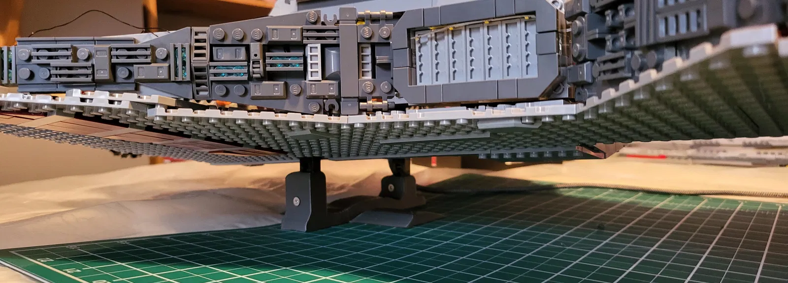 Giá Treo Tường LEGO Star Wars 75367 UCS Venator - Image 4