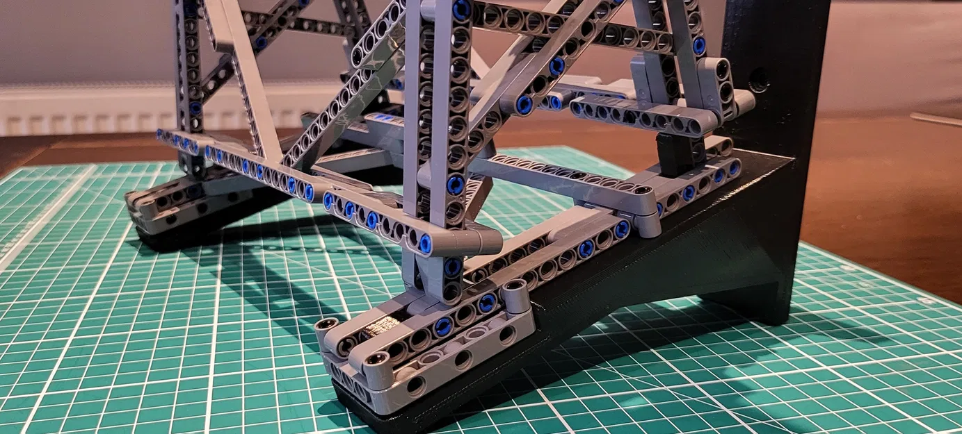 Giá Treo Tường Cho Chân Đế Đứng LEGO Star Wars 75192 UCS Millennium Falcon - Image 5