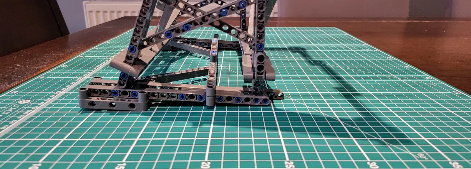 Giá Treo Tường Cho Chân Đế Đứng LEGO Star Wars 75192 UCS Millennium Falcon - Image 11