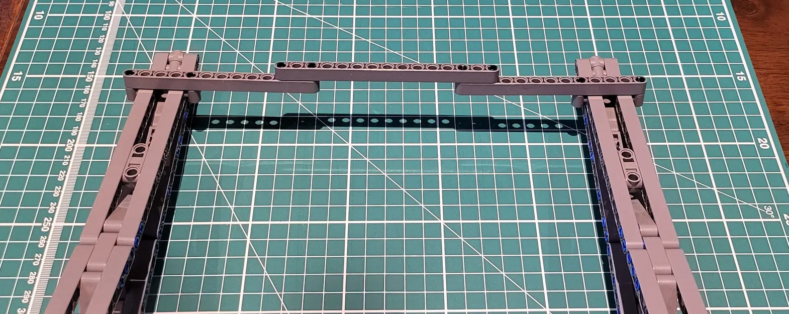 Giá Treo Tường Cho Chân Đế Đứng LEGO Star Wars 75192 UCS Millennium Falcon - Image 22