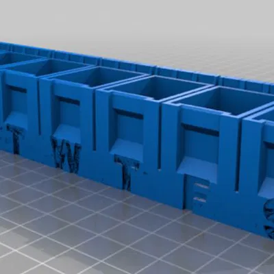 Hộp thuốc hàng tuần có 7 ngăn có bản lề