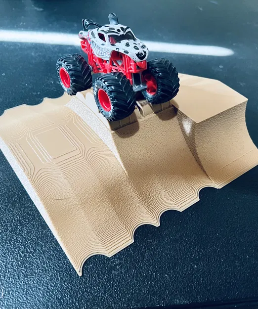 Ramp Xe Monster Truck Tỉ Lệ 1:64 - Image 1