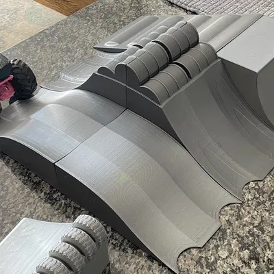 Đường Dốc Xe Tải Quái Vật (Chỉnh Sửa và Tách Cho Tỷ Lệ 1:24)