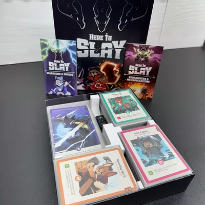 Khay Đựng Bài "Here to Slay"