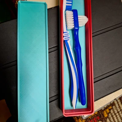 Hộp đựng 2 bàn chải đánh răng có nắp