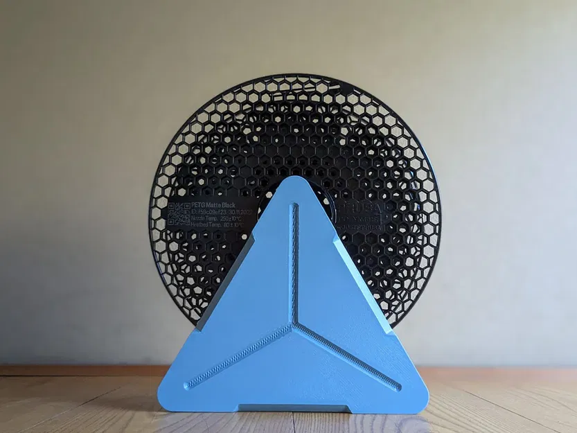 Giá Đỡ Cuộn Dây Hình Tam Giác - Image 1