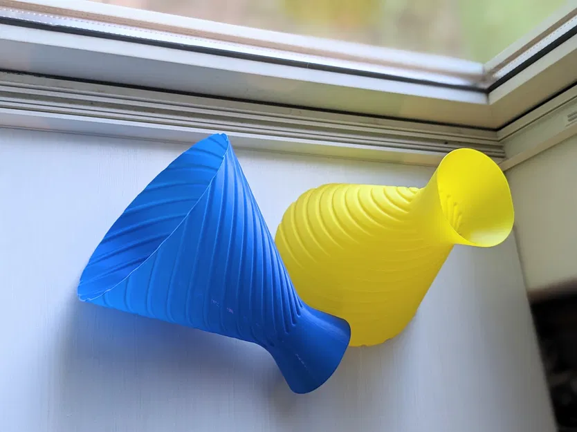 Còi Hú (Megaphone) - Image 2