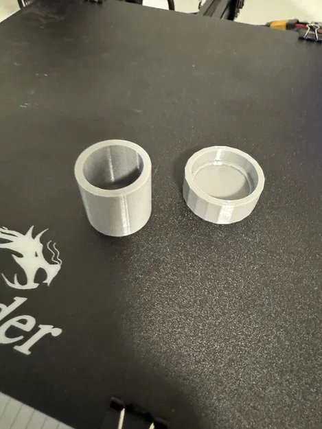 Hộp nhỏ (máy lắc gia vị?) - Image 1