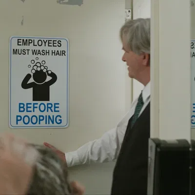 Nhân viên phải gội đầu (trẻ em trong phòng khách)