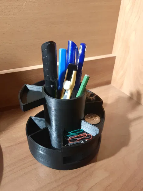 Ống Đựng Bút Hình Cầu Thang Xoắn Ốc - Image 2