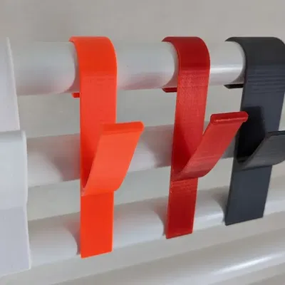 Móc treo và giữ khăn cho máy sưởi, phòng tắm, hồ bơi - cả cho gạt kính phòng tắm