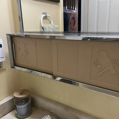 Cửa Tủ Thuốc Chim Sẻ