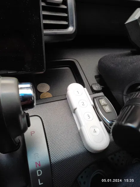 Kệ/Giá đỡ Remote Tuya Zigbee 4 nút - Image 1