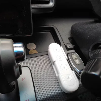 Kệ/Giá đỡ Remote Tuya Zigbee 4 nút