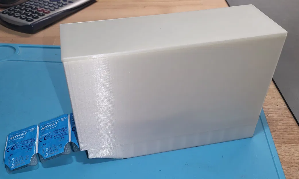 Hộp Đựng Kính Áp Tròng - Image 1