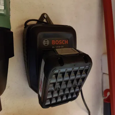 Móc Treo Tường Sạc Pin Bosch 18V AL 1830 CV