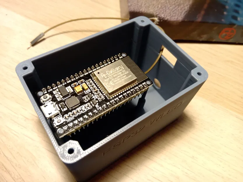 Vỏ hộp roomy esp32 cỡ lớn cho az-delivery (bản chỉnh sửa) - Image 2